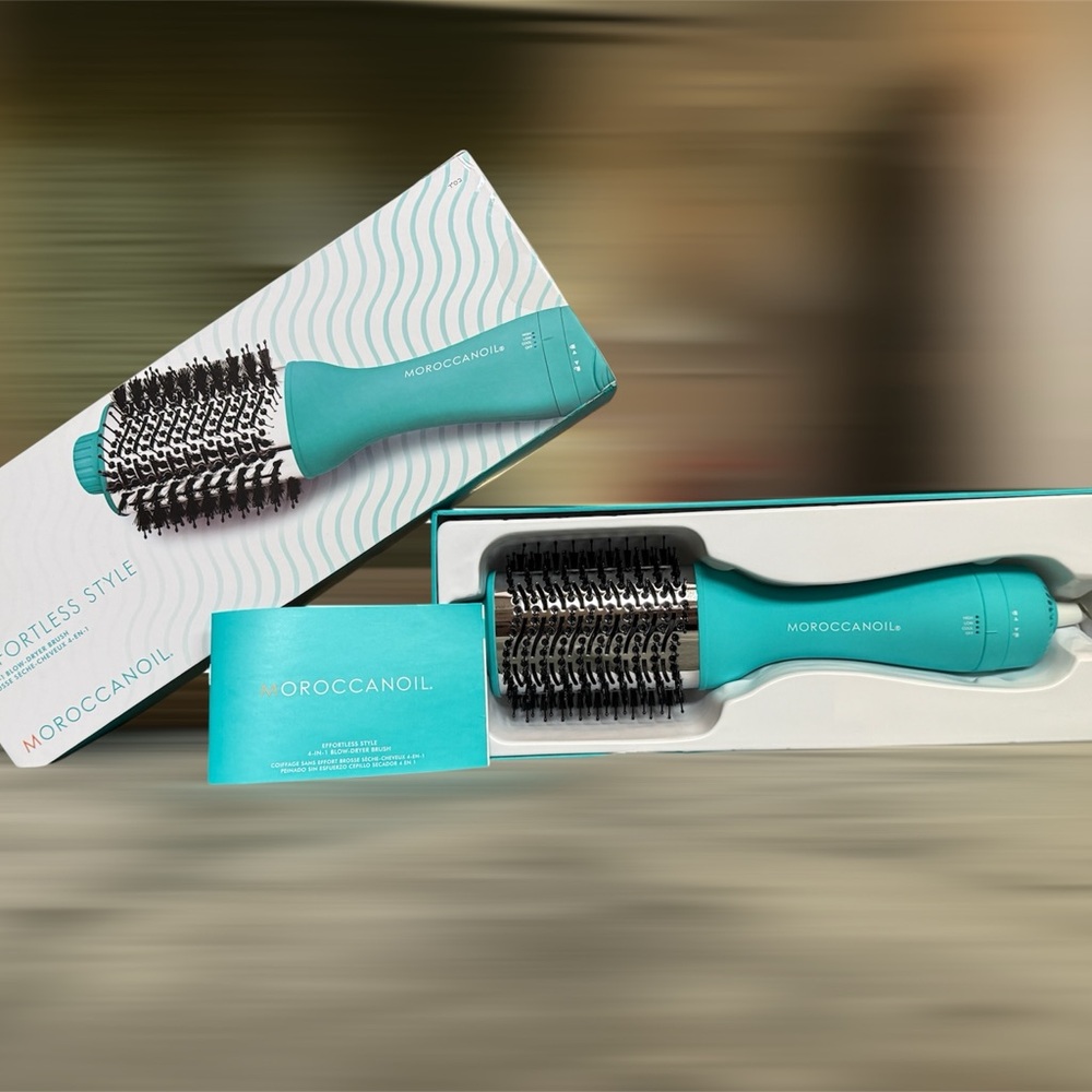 MOROCCANOIL 4-In-1 Blow-Dryer Brush